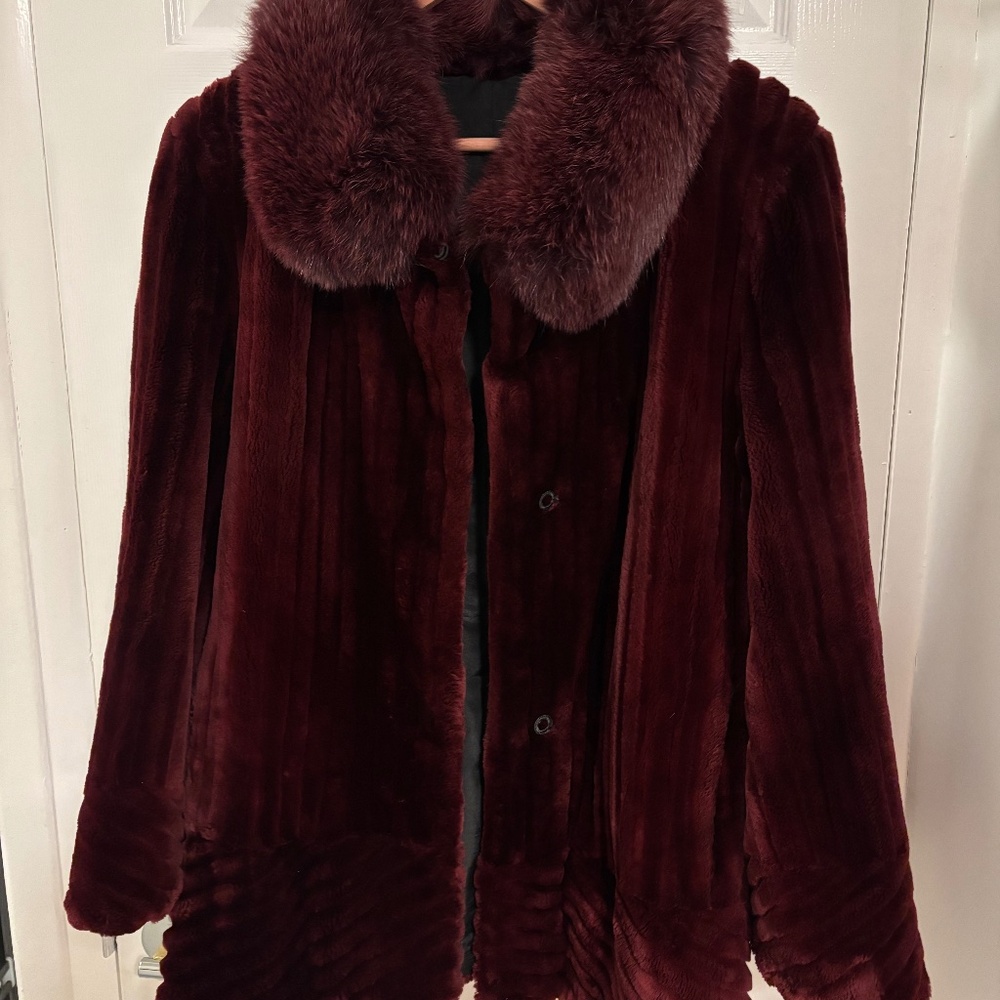 Woman's Sheared Beaver and Fox Collar Aubergine (deep Maroon) coat size 4-6